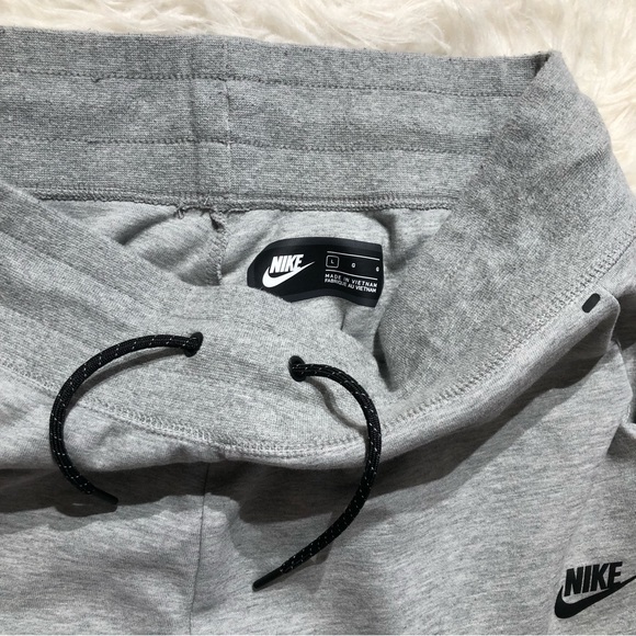 Nike tech fleece sweatpants. Worn once. Size large - Picture 4 of 5